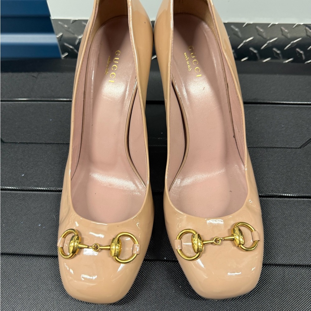 Gucci Women's Nude Patent Leather Heels with Gold Accent